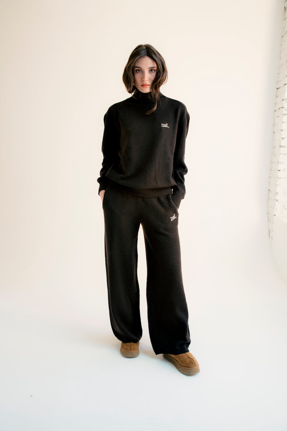 PANTALONI LUNGHI "NAT" IN MAGLIA CIOCCOLATO FONDENTE