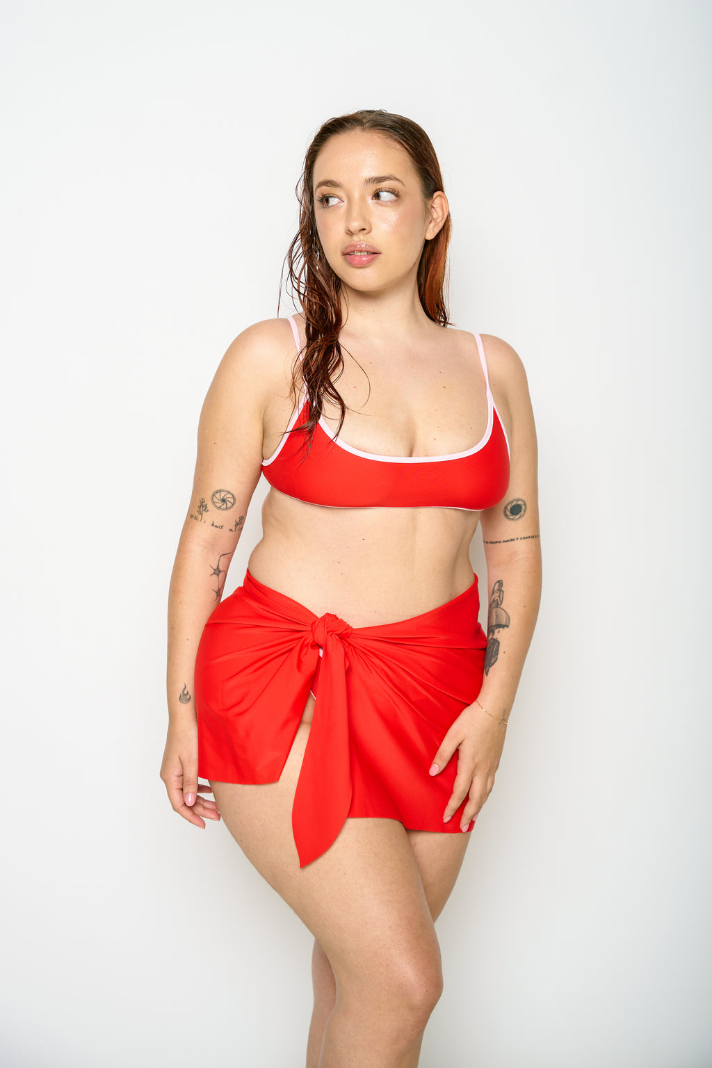 SHORT RED PAREO